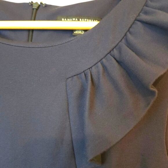 Banana Republic Gail Sheath Sleeveles Dress Elegant Navy Blue Ruffle Top Size 6 - Picture 8 of 13